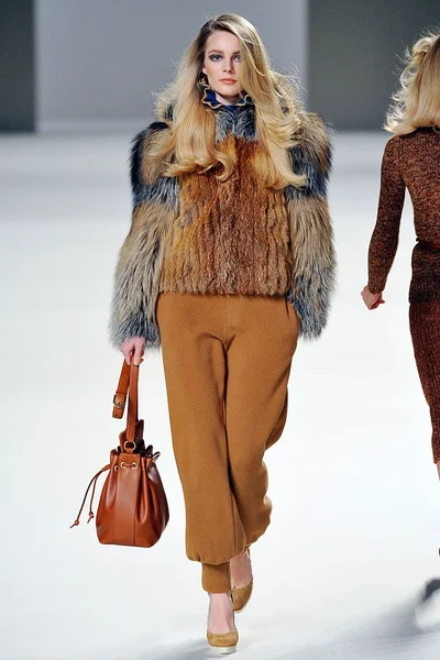 Look 13